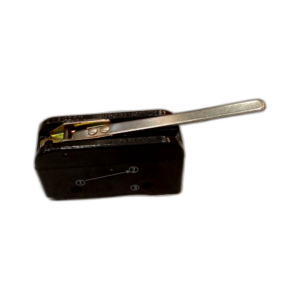 SWITCH MICRO WITH ACTUATING LEVER