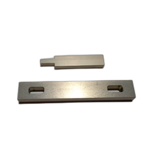 MECHANISM ENGAGEMENT TOILET DOOR LOCK