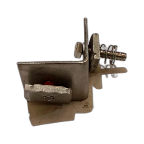 BRACKET C/W SCREWS      (R8)