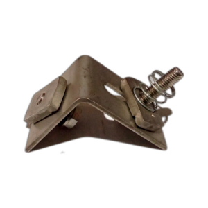 BRACKET C/W SCREWS      (R8)
