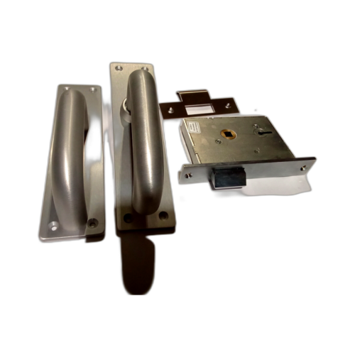 LOCK DOOR CAB TO SALOON