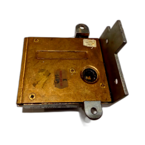 LOCK REQUIRES TO BE RE-GREAS