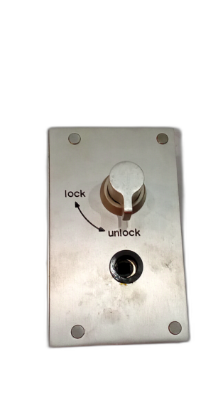 LOCK TOILET DOOR